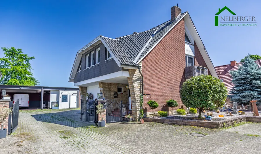 Großzügiges, modernisiertes Wohnhaus mit Halle auf weitläufigem Eckgrundstück